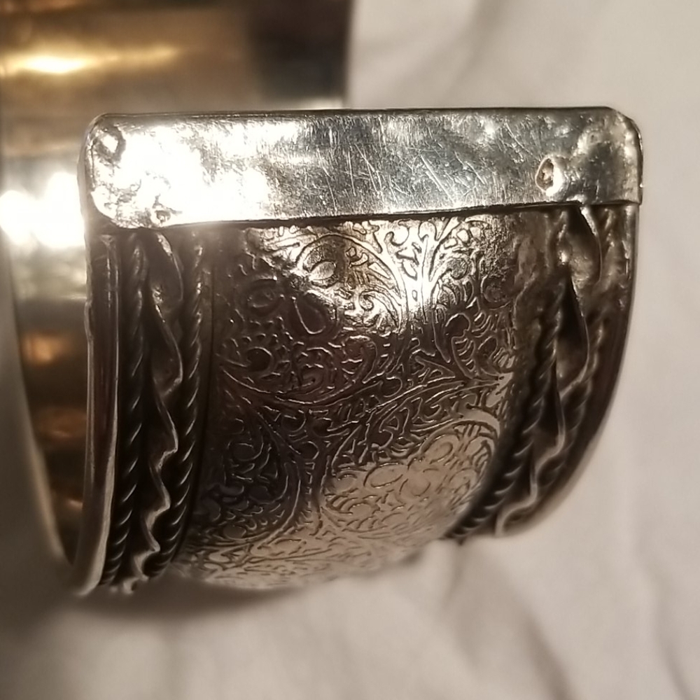 Silver Metal Cuff Bracelet - Picture 4 of 4